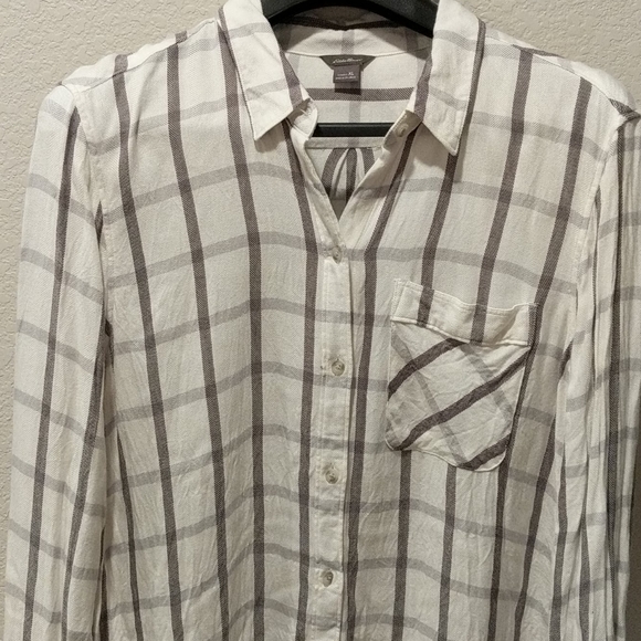 Eddie Bauer Tops - Super Soft, White and Grey Button Down